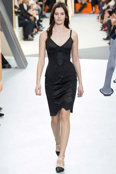 Look 11